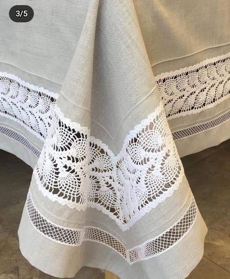 White Modern Table, Dining Room Tablecloth, Burlap Tablecloth, Dining Table Cloth, Crochet Edge, English Paper Piecing Quilts, Dinner Table Decor, Lace Table, Lace Tablecloth