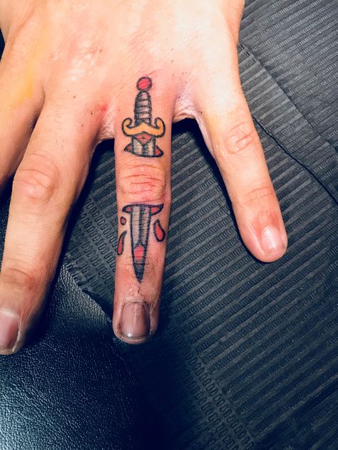 Knife Tattoo On Finger, Dice Finger Tattoo, Traditional Funny Tattoo, Finger Knife Tattoo, Knife Hand Tattoo, Knife Finger Tattoo, American Traditional Finger Tattoos, Traditional Tattoo Knife, Knife Traditional Tattoo