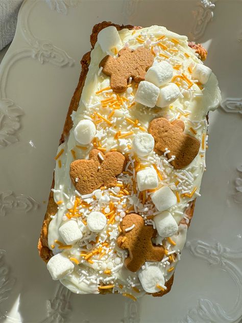 Christmas Cookie Banana Bread - Peanut Butter and Jilly Festive Banana Bread, Christmas Sugar Cookie, Fall Apple Recipes, Spice Cake Recipes, Vegan Pumpkin Recipes, Springform Pan Cake, Creamy Frosting, Holiday Sprinkles, Vegan Thanksgiving Recipes