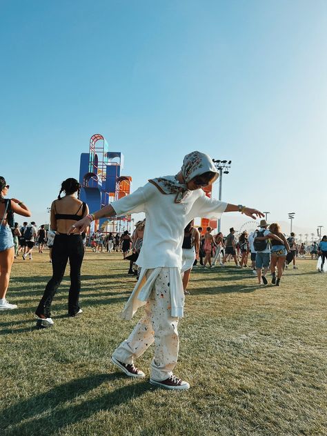 Men Rave Outfits, Lollapalooza Outfit, Rave Outfits Men, Camp Flog Gnaw, Festival Outfits Men, Festival Inspo, Rock In Rio, Corbyn Besson, Coachella Outfit