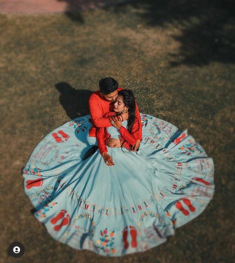 Kanku Pagla Photo Pose, Kanku Pagla Outfit For Bride, Kanku Pagla Choli Design, Kanku Pagla Outfit, Baby Shower Hair Styles, Marriage Clothes, Crewel Embroidery Tutorial, Ceremony Outfit, Cake Design Inspiration