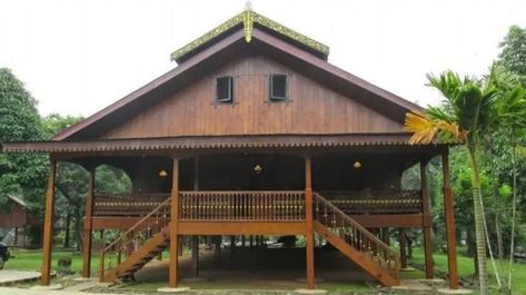 Rumah dari daerah Sumatera selatan ini bisa disebut cukup mirip dengan rumah dari pulau Jawa. Hal ini disebabkan karena bentuk atapnya menyerupai limas. Hanya saja ia memiliki gaya rumah panggung yang membuatnya berbeda dengan rumah dari Jawa. Nah, untuk namanya, rumah khas dari Sumatera Selatan ini disebut dengan Rumah Limas. Flats Building, Present Tense Worksheets, Simple Present Tense Worksheets, Architect Ideas, Indonesian Culture, Simple Present Tense, Village House, Space Furniture, Village Houses