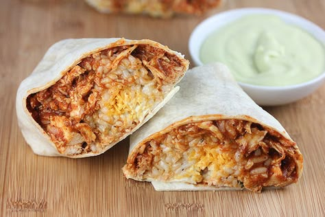 Taco Bell Chicken Burrito, Chicken Burrito Recipe, Shredded Chicken Burrito, Mexican Burritos, Mexican Recipies, Burrito Recipe Chicken, Taco Bell Recipes, Southwestern Recipes, Burrito Recipe