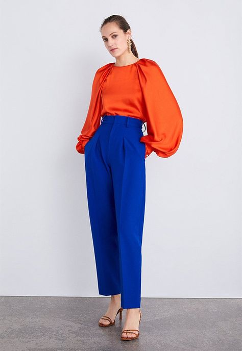 Look de invitada de Zara con pantalón azul klein Colour Combinations Fashion, Color Combos Outfit, Color Blocking Outfits, Color Combinations For Clothes, Blue Chinos, Classy Work Outfits, Trendy Fashion Outfits, Blue Pants, Colourful Outfits