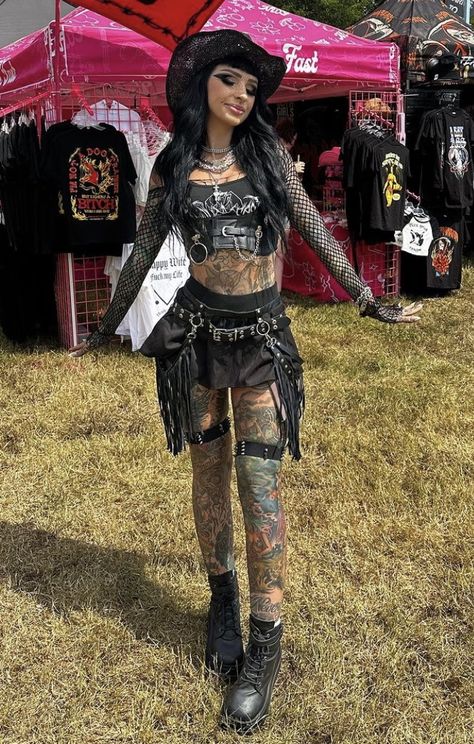 Alt Cowboy Outfit, Louder Than Life Festival Outfit, Gothic Cowgirl Aesthetic, Western Gothic Tattoo, Rave Cowgirl Outfit, Rockville Outfits, Inkcarceration Festival, Alternative Festival Outfit, Goth Cowgirl Outfit