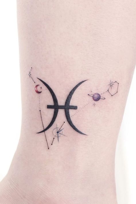 Pisces And Sagittarius Tattoo Combined, Picies Tattoos, Pisces Tattoo Ideas For Women, Pices Zodiac Tattoo Women, Pisces Zodiac Sign Tattoo, Simple Pisces Tattoo, Picies Zodiac Tattoo, Tattoo Ideas Pisces, Pisces Tattoo Designs For Women