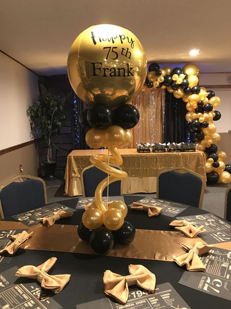 Men 75th Birthday Ideas, Black And Gold Balloon Decorations, 40th Birthday Centerpieces For Men, Centerpieces For Party For Men, 50th Golden Birthday, 50th Birthday Table Decorations, Beatles Themed Party, Balloon Decorations Birthday, Centerpiece Balloon