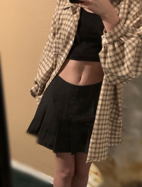 Skirt And Flannel Outfit, Outfit With Flannel, Flannel Outfits Aesthetic, Flannel Outfit, Flannel Outfits, Outfit Aesthetic, Fashion Aesthetic, Outfits Aesthetic, Pleated Skirt