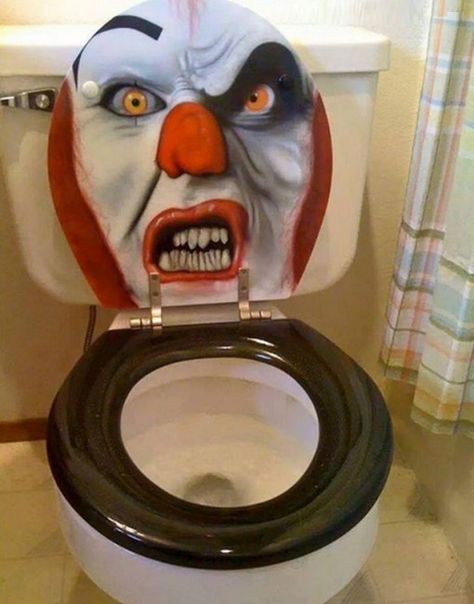 Top 10 Scariest Halloween Toilets and Scary Toilet Covers Casa Halloween, Evil Clowns, Clowning Around, Scary Clowns, Creepy Clown, Scary Places, Toilet Covers, Bathroom Humor, Toilet Seat