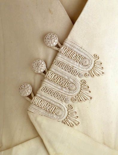 Edwarian fashion dress detail passementerie trimming. Circa 1909-1912 Fastenings Fashion Details, Trims Fashion Details, Reproduction Fabrics, Soutache Embroidery, Detail Couture, Sewing Vintage, Sew Ins, Edwardian Dress, Trendy Sewing