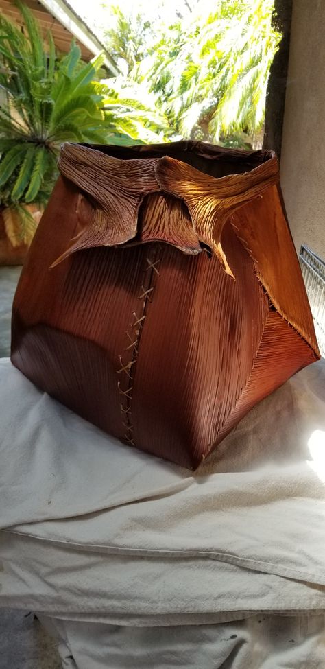 Palm Tree Crafts, Palm Frond Art, Leather Basket, Creative Food Art, Palm Fronds, Fibre Art, Natural Shapes, Creative Food, Palm Tree