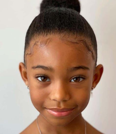 Black Ballerina Hairstyles, Ballerina Bun Kids, Flower Girl Bun Hairstyles, Ballerina Bun Black Women, Ballerina Hairstyles Kids, Flower Bun Hairstyle, Ballerina Hairstyles, Space Bun Hairstyles, Kids Afro