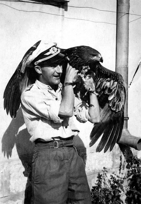 Click this image to show the full-size version. Soldier Love, Luftwaffe Pilot, Aviation Fuel, Ww2 Soldiers, Ww2 Photos, Wwii Photos, German Soldiers Ww2, Fear Of Flying, Ww2 Aircraft