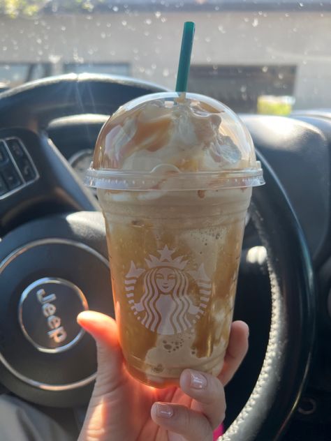 Starbucks vanilla frappe coffee with caramel drizzle my guiltiest sweet pleasure. Its going to be a good day #starbucks #frappe #coffee #coffeeshop Caramel Frap Starbucks, Vanilla Frappe, Starbucks Frappe, Frappe Coffee, Caramel Frappe, Starbucks Vanilla, Drinks Ideas, Starbucks Coffee Drinks, Caramel Drizzle