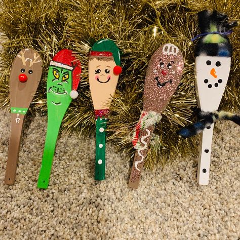 Handmade Holiday Ornaments Hand Painted On Little Spoons Rudolf, Grinch, Elf, Gingerbread, And Snowman Awesome Christmas Bundle! You Get All These Spoon Ornaments! They Are All Brand New And Self Made Snowmen Wooden Spoons, Wooden Spoon Santas, Reindeer Wooden Ornaments, Mini Wooden Spoon Ornaments, Key Christmas Ornament, Christmas Wooden Spoon, Christmas Wood Spoons, Wooden Spoon Ornaments, Painted Wooden Spoons Christmas