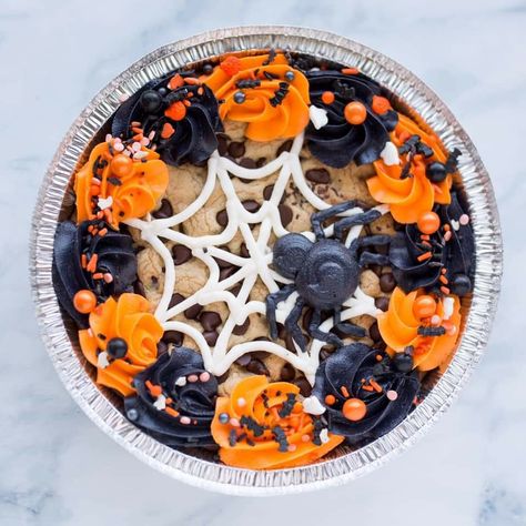 Giant Halloween Cookie, Cookie Cake Halloween, Fall Cookie Cakes, Halloween Cookie Cake Designs, Halloween Cookie Cakes, October Desserts, October Dessert, Cookie Cake Decorating Ideas, Halloween Cookie Cake