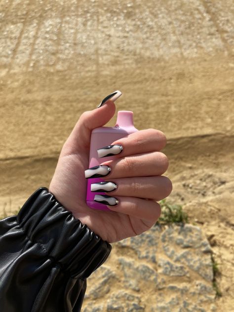 Maddy Euphoria Nails, Maddy Perez Nails, Maddie Nails, Maddy Nails, Black Nails Acrylic, Euphoria Maddy, Euphoria Nails, Nails Black, Nails Desing