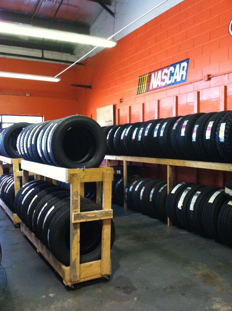 Tire Shop Ideas, Tire Rack Diy Storage, Tyre Shop Interior Design, Tire Shop Business Ideas, Tire Shop Decor Ideas, Mechanic Shop Decor, Tire Storage, Garage Organisation, Tire Shop