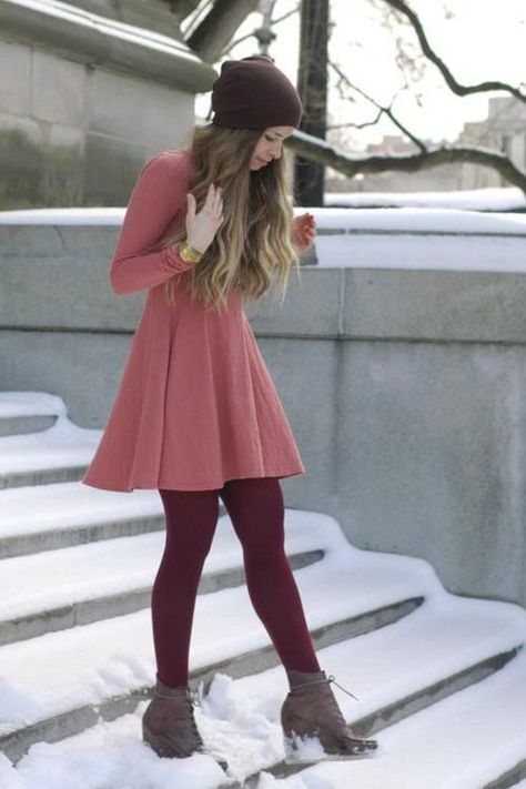 How to wear colored tights | HOWTOWEAR Fashion Styling Tights In Winter, How To Wear Colored Tights, Pink Hair Outfit What To Wear With, Gray Skirt Outfit Winter, Tights With Dresses, Brown Tights Outfit, Pink Tights Outfit, Burgundy Tights Outfit, Beige Tights