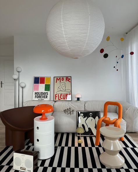 70s Living Room Aesthetic, Bauhaus Interior Design, Bauhaus Interior, Wall Of Art, 70s Interior, Vibrant Living Room, Aesthetic Posters, Dream Apartment Decor, Shop Aesthetic