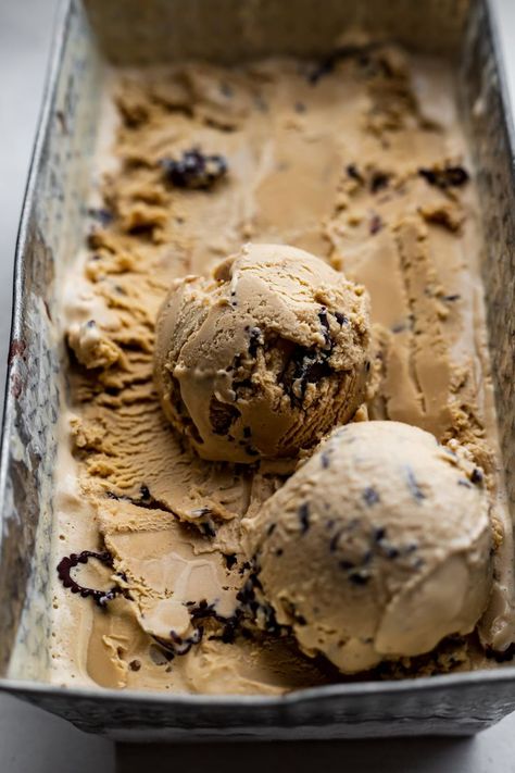 Coffee Dessert Recipes, Coffee Ice Cream Recipe, Ice Cream Sauce, Holiday Ice Cream, Ice Cream Recipes Machine, I Scream For Ice Cream, Vietnamese Coffee, Yummy Ice Cream, Ice Cream Gelato