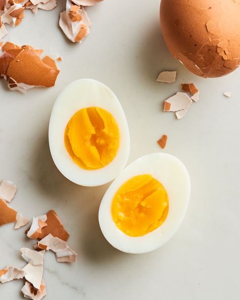 Hard Boil Eggs, Perfect Boiled Egg, Vegan Egg Substitute, Boil Eggs, Eggs Image, Egg Pictures, Broma Bakery, Perfect Hard Boiled Eggs, Egg Replacement