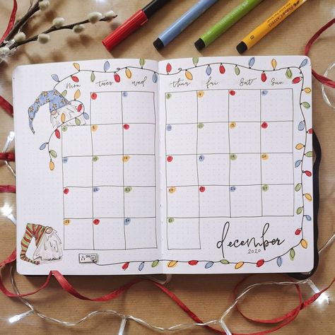 Bullet Journal Christmas, December Bullet Journal, Calendar Journal, December Calendar, Bullet Journal Diy, Christmas Calendar, Bullet Journal Notebook, Monthly Themes, Bullet Journal Design Ideas