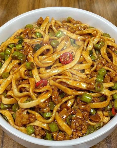 Grandmas Tasty Recipes, Mongolian Noodles, Cooking Ground Beef, Beef Mongolian, Soul Food Dinner, Healthy Food Dishes, Food Babe, Delicacy Food, Asian Foods