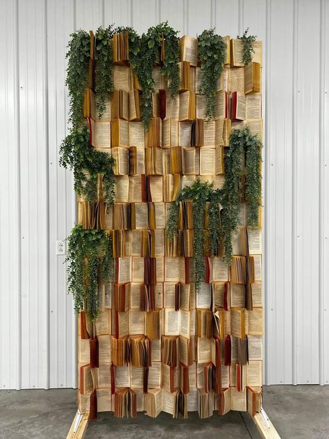 Book Wedding Backdrop, Picture Backdrop Ideas Birthday, Book Page Backdrop, Book Photo Backdrop, Books Backdrop, Book Window Display, Book Wall Decor, Book Arch, Book Page Wall