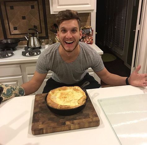 Scott Michael Foster making Yorkshire pudding Crazy Ex Gf, Scott Michael Foster, Crazy Ex Girlfriend, Rachel Bloom, Chasing Life, Ex Gf, Crazy Ex Girlfriends, Crazy Ex, Yorkshire Pudding