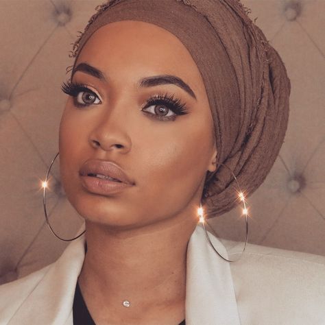 Ur Photo, Hijab Turban Style, Headwrap Hairstyles, African Hair Wrap, Head Wrap Styles, Hair Wrap Scarf, Hair Scarf Styles, Mode Turban, Head Scarf Styles