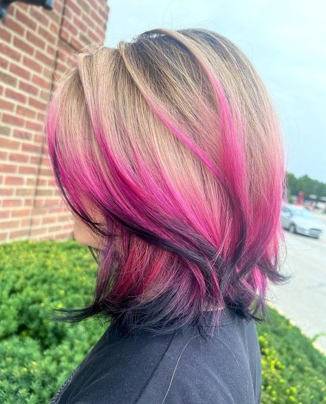 Megan Rose, Rose Colors, World Hair, Y2k Hairstyles, Dyed Hair Inspiration, Split Hair, Emo Hair, Pretty Hair Color, Peinados Fáciles Para Cabello Corto