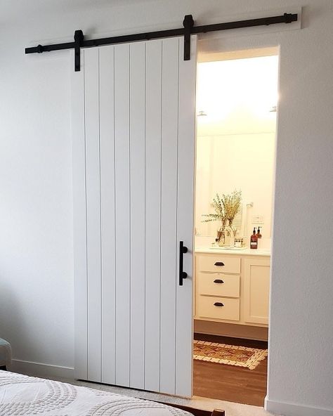 Barn Door For Toilet, Inside Sliding Door Ideas, From Door Ideas House, Sliding Door Toilet Room, Slide Doors For Bedroom, Renovation Doors Ideas, Sliding Inside Doors, Barn Door Inside Bathroom, Barnyard Door Bathroom