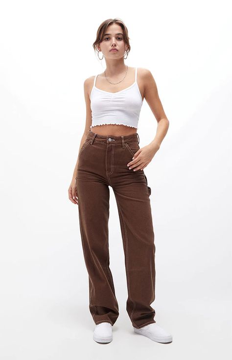 Carpenter Pants Outfit Women, Brown Carpenter Pants Outfit, Carpenter Pants Women, Carpenter Pants Outfit, Brown Cargo Pants Outfit, Paint Pants, Brown Carpenter Pants, Realistic Outfits, High Waisted Boyfriend Jeans