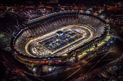 Dirt Track Cars, Speedway Racing, Bristol Motor Speedway, Ryan Newman, Nascar Race Cars, Stadium Design, Richard Petty, Dirt Racing, Dirt Track Racing