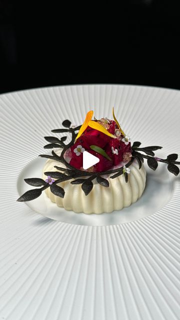 The Boujee Foodie on Instagram: "Galangal Panna Cotta - Full Recipe: 📝 https://gronda.link/m5eThyy5bKb - @gronda 🩵vanilla and coconut aromas, dragon fruit and finger lime caviar. This beautiful panna cotta was inspired by my love of exotic fruit. The beautiful peppery citrus node from the galangal pairs so nicely with vanilla.   Red dragon fruit is so gorgeous and is enhanced by the vanilla coconut blend, a play on texture with the finger lime caviar, a pop of citrus to enhance the galangal and balance out the sweetness of the dragon fruit.   My beautiful tuile is made with activated charcoal using my tuile mold from @fridamolds & @shopfridamaria - 💜 an absolutely clean and beautiful food mold.   #galangal #pannacotta #dessert #dessertlover #exoticfruit #dragonfruit #fingerlime #plating Panna Cotta Plating, Activated Charcoal Uses, Coconut Panna Cotta, Red Dragon Fruit, Kitchen Goals, Finger Lime, Food Mold, Vanilla Coconut, Dessert Lover