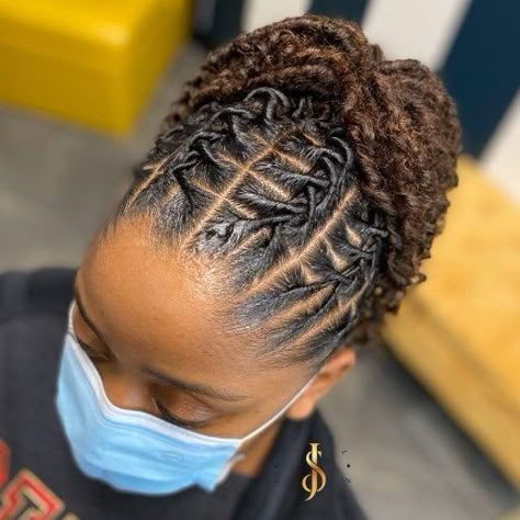 Short Dread Hairstyles For Women Black, Dreadlocks Hairstyles For Ladies, Dreadlock Hairstyles For Women, Loc Tips, Dreads Short Hair, Lock Styles, Short Dreadlocks Styles, Dreads Styles For Women, Short Dreads