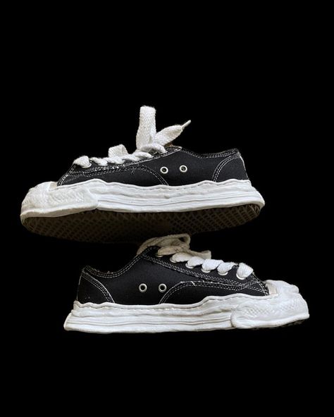 Maison Mihara Yasuhiro Melted Sneaker Maison Mihara Yasuhiro, Maison Mihara, Swag Men, Shoes Outfit, Hip Hop Outfits, Junk Drawer, Outfit Aesthetic, Hip Hop, Sneakers