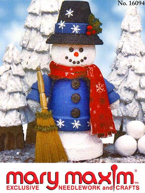 Use this pattern to make a snowman out of flower pots. Patterns require Adobe Reader to view. Clay Pot Snowman, Pot Snowman, Garden Tires, Garden People, Crafts Clay, Terra Cotta Pot Crafts Diy, Clay Pot Projects, Flower Pot People, Clay Pot People