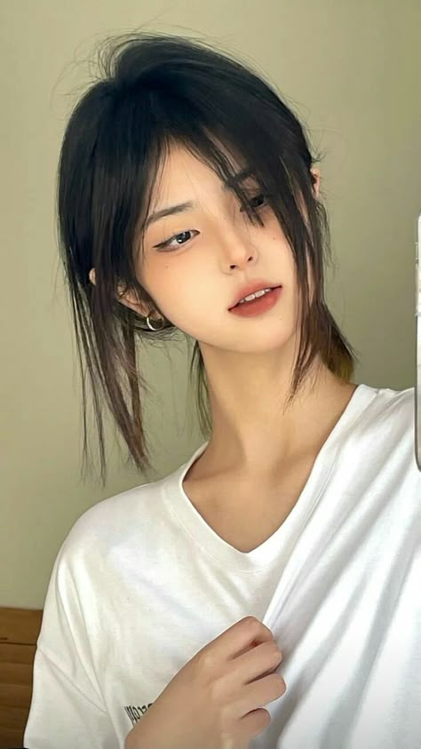 Ulzzang Short Hair, Justina Xie, Anime Hair, Hair Reference, Aesthetic Hair, Mode Inspiration, Reference Poses, Korean Makeup, Beauty Face