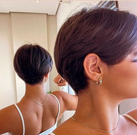 Nymcfly Haircut, Low Fade Women Haircut, Short Hair Tucked Behind Ears, Layered Pixie Bob, Pixie Cut For Thick Hair, 90s Pixie Cut, Hair Stages, Graceful Woman, Wet Look Hair