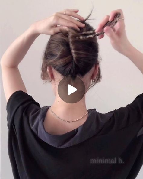 minimalh. on Instagram: "Simple french roll hair with French large U pin🤍 @the_minimal_hair  . . . . . . . . . #frenchrollhairstyle #hairbarettes #hairaccessories #frenchhairaccessories #hairstyling" French Twist Clip, French Updo Twist, French Clip Hairstyles, How To Use A French Hair Pin, French Twist Updo Tutorial, French Pin Hairstyles, French Roll Hair, Roll Hair, French Roll Hairstyle