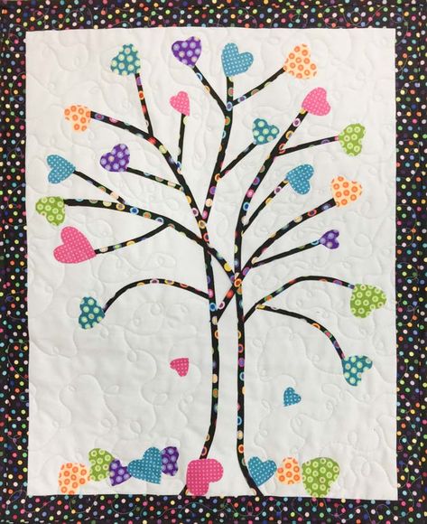 Fusible applique hearts complete a quick and easy wall hanging – QUILTsocial Valentine Quilts, Applique Hearts, Valentine Quilt, Heart Quilts, Turmeric Face, Sewing Quilts, Fusible Applique, Heart Quilt Pattern, Heart Applique