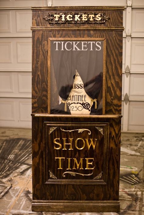 awesome dvd storage idea Theatre Ticket Booth, Movie Shelf, Old School Movies, Movie Theater Rooms, Theater Rooms, Promotion Party, Ticket Booth, Home Cinema Room, Home Movie