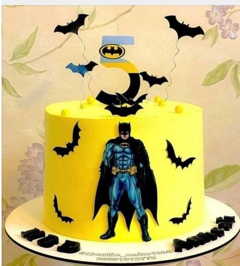 Batman Theme Cake, Batman Pasta, Dolphin Birthday Cakes, Cake Batman, Superhero Birthday Party Decorations, Batman Party Decorations, Batman Cake Topper, Batman Birthday Cakes, Paw Party