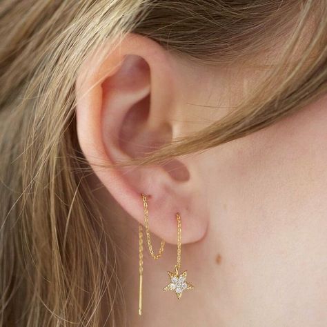 2nd Ear Piercing, Minimalist Ear Piercings, Constellation Piercings, Double Ear Piercings, Earring Inspo, Cool Ear Piercings, Pretty Ear Piercings, Double Earrings, Cute Ear Piercings