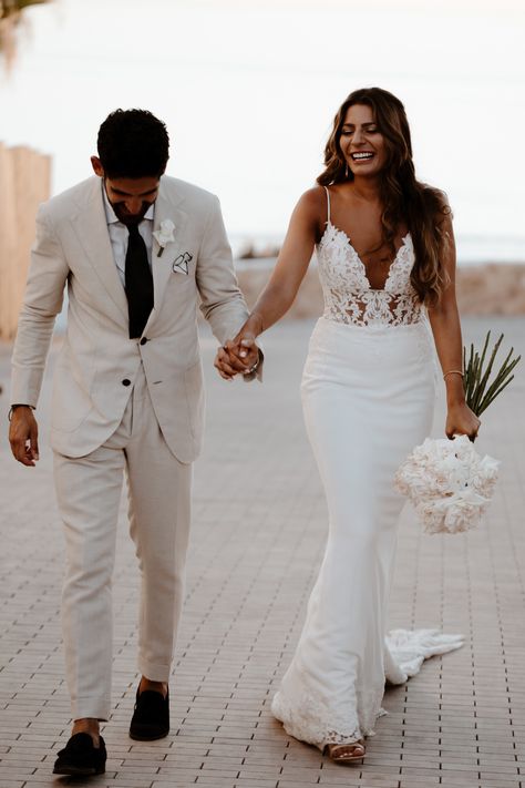 Wedding Dresses For Abroad Weddings, Groom Wedding Outfit, Abroad Wedding, Ideas Matrimonio, Croatia Wedding, Wedding Outfits For Groom, Luxury Bohemian, Ibiza Wedding, Thailand Wedding