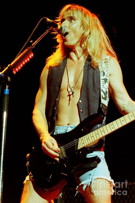 Damn Yankees Band, Tommy Shaw, 90s Culture, Damn Yankees, Zodiac Sign Tattoos, Heavy Metal Bands, Rock Roll, Metal Bands, Hard Rock