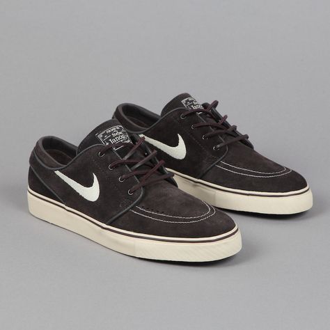 NIKE SB STEFAN JANOSKI VELVET BROWN / RATTAN i need these also. Brown Suede Sneakers, Sb Shoes, Nike Sb Shoes, Nike Janoski, Nike Sb Stefan Janoski, Skate Store, Stefan Janoski, Suede Sneakers, Nike Cortez Sneaker