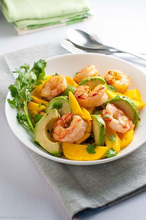 Shrimp Avocado Recipes, Prawn And Avocado Salad, Salad With Lime Dressing, Salad With Lemon Dressing, Aviva Romm, Dressing Healthy, Salad With Lemon, Mango Avocado, Holiday Dinners